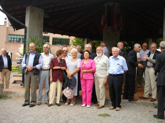 30-08-2009%20gruppetto%20si%20prepara%20per%20foto